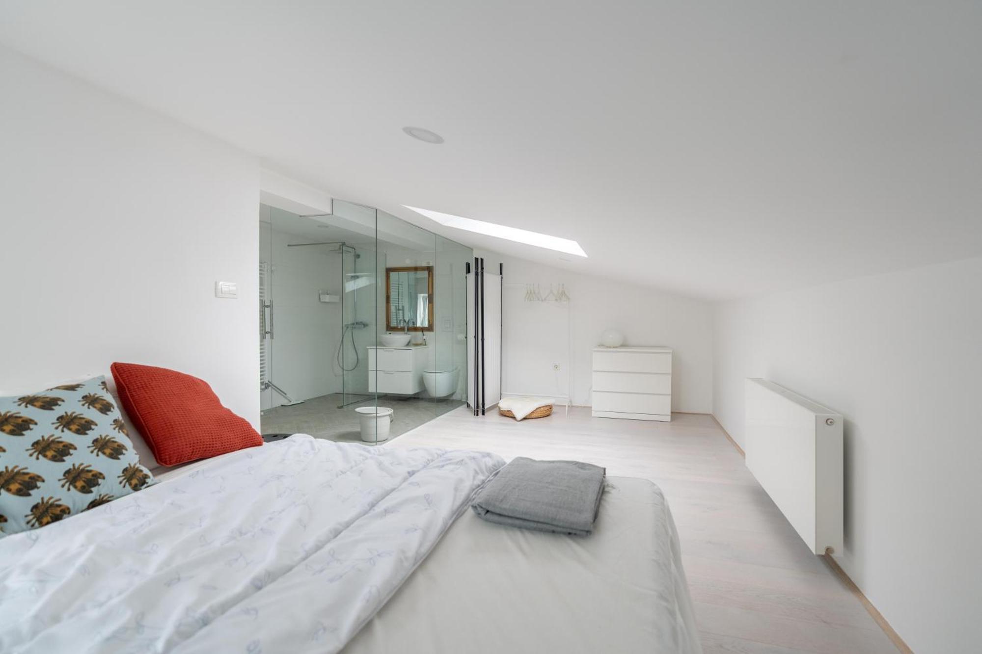 Black & White Apartments Rozna Dolina 卢布尔雅那 外观 照片